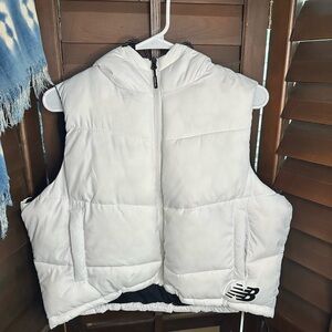 New Balance Crop Puffer Tech Vest NWT